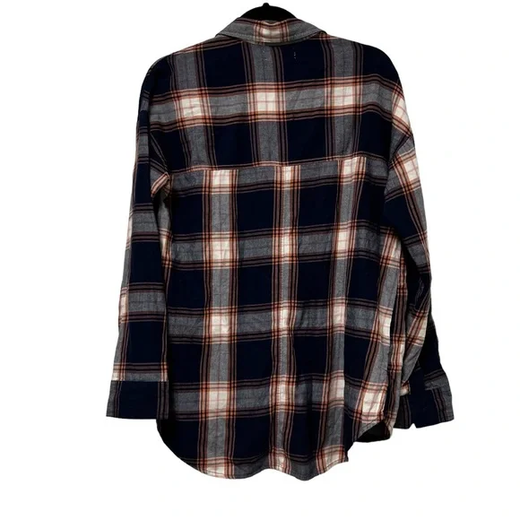 Old Navy Boyfriend Flanel Button Down Women’s Plaid Shirt Size Medium - Picture 2 of 4